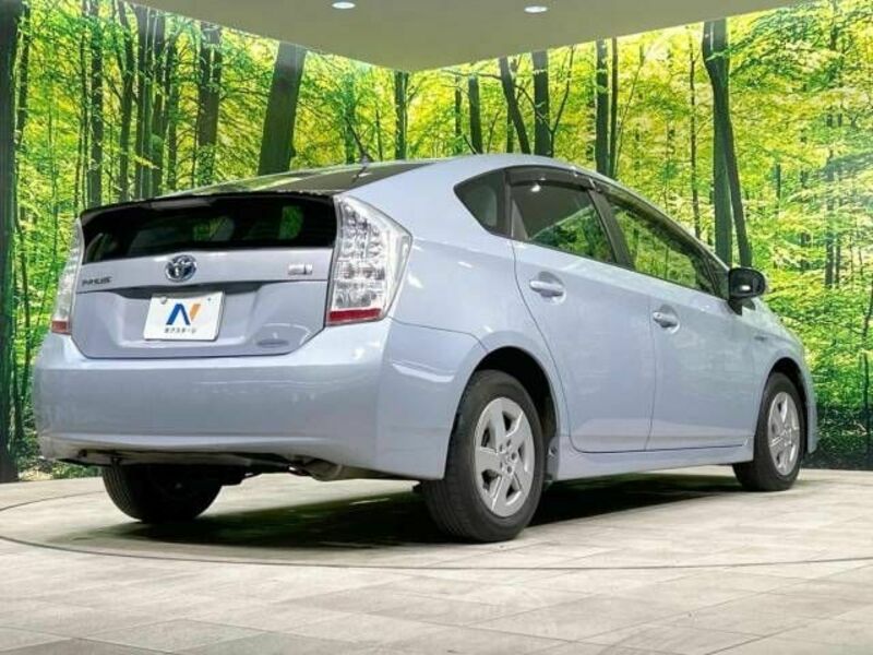 PRIUS-17