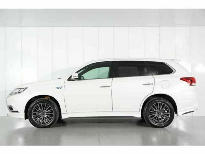 OUTLANDER PHEV-4