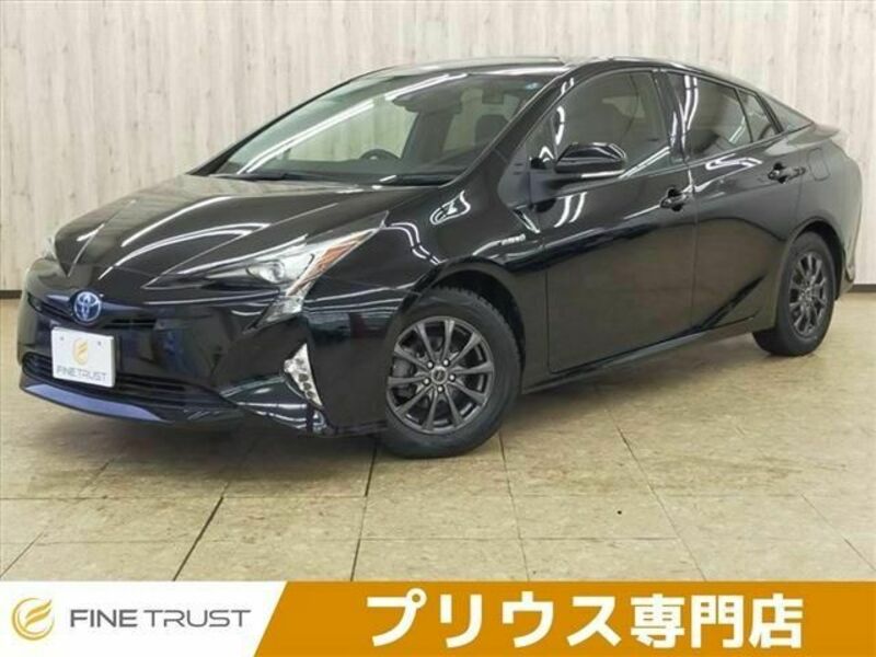 TOYOTA　PRIUS