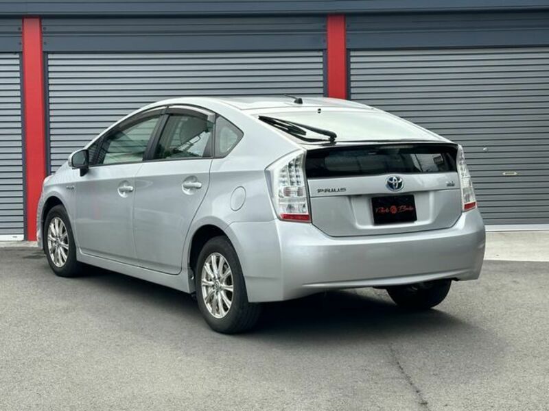 PRIUS-17