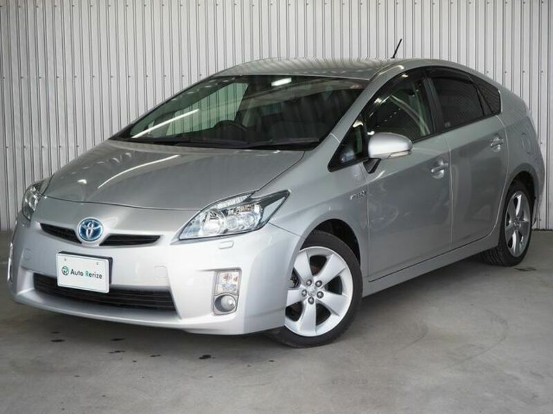 TOYOTA　PRIUS