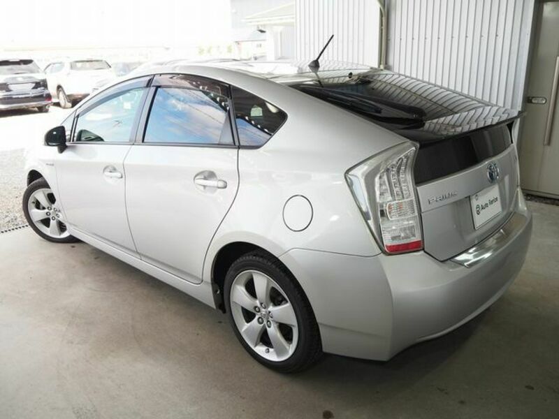 PRIUS-4