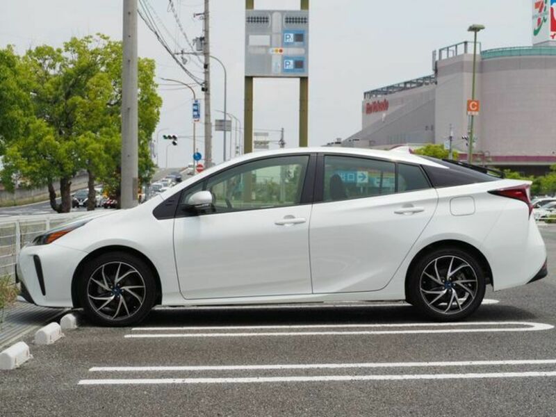 PRIUS-8