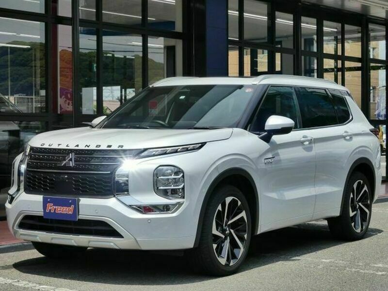 MITSUBISHI　OUTLANDER PHEV