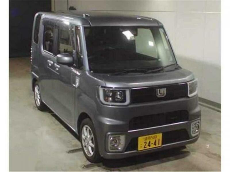 Used 17 Daihatsu Wake Dba La700s Sbi Motor Japan