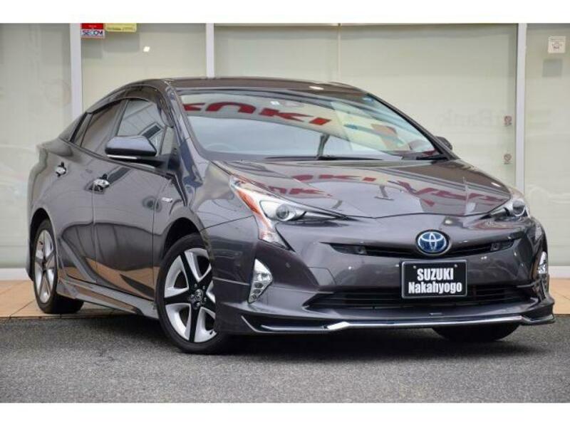 TOYOTA　PRIUS