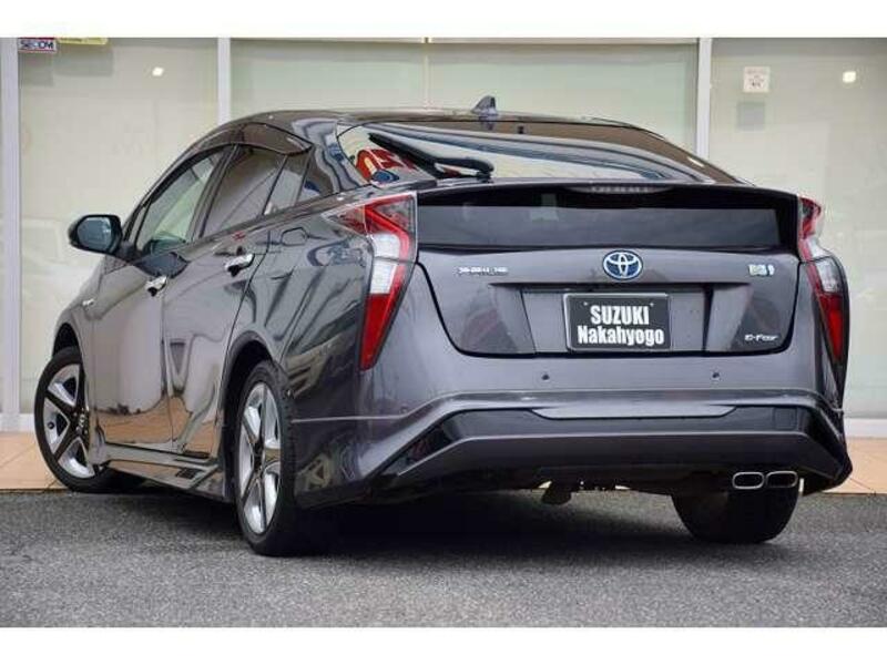 PRIUS-11