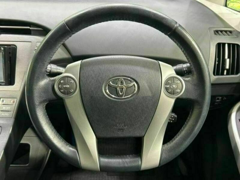 PRIUS-11