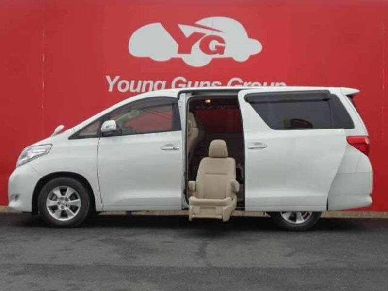 TOYOTA　ALPHARD