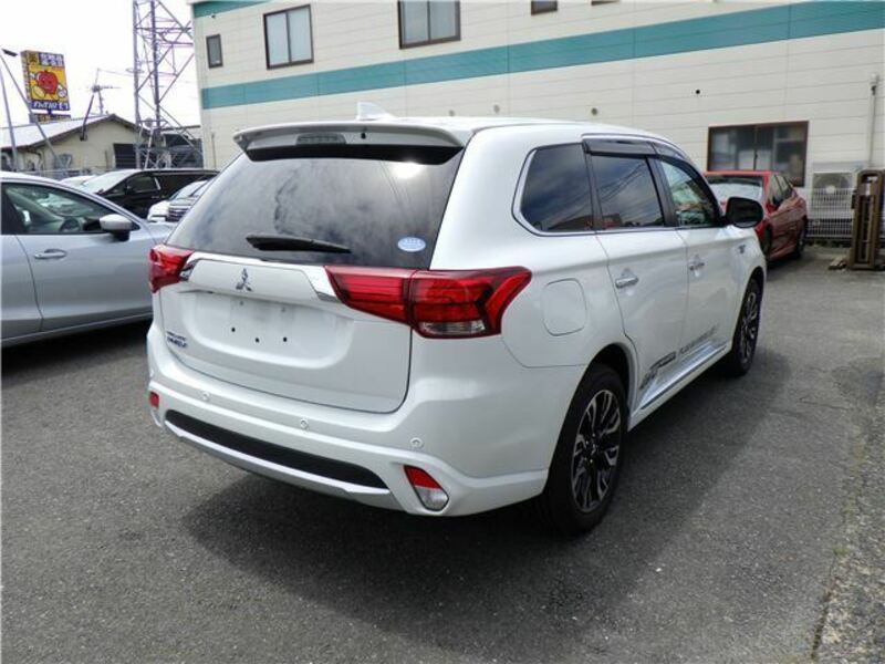 OUTLANDER PHEV-3