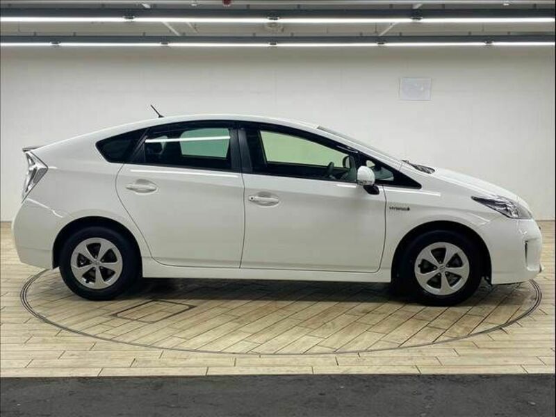 PRIUS-17