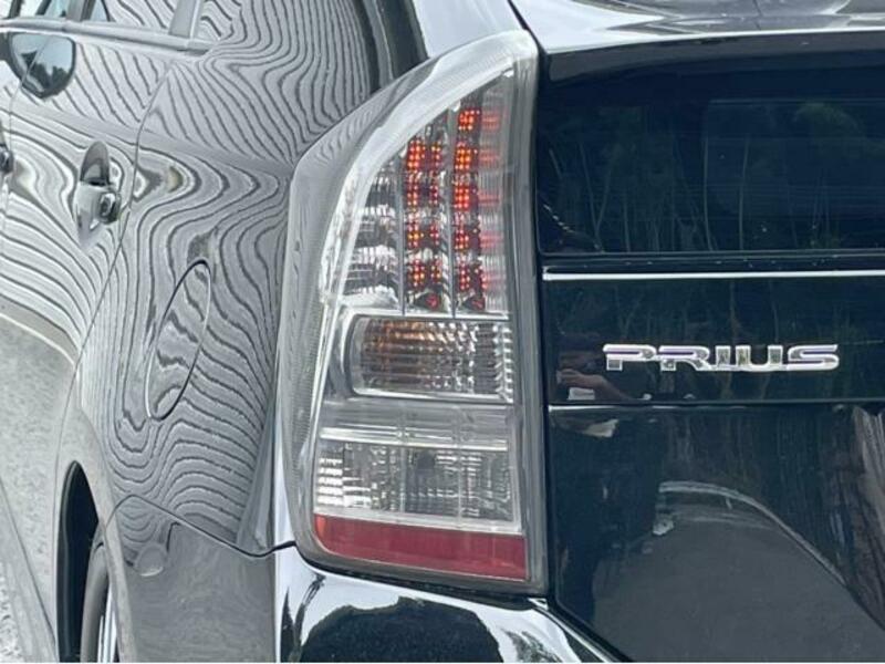 PRIUS-16