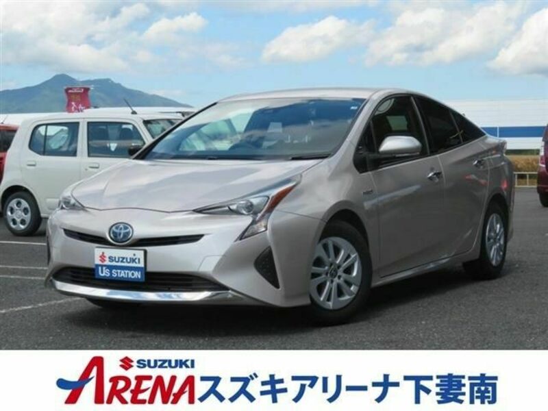 TOYOTA　PRIUS