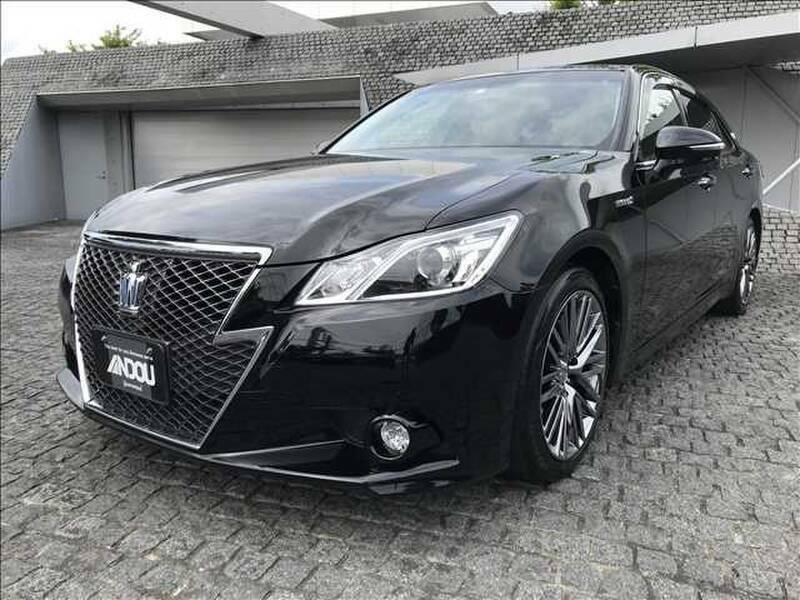 TOYOTA　CROWN