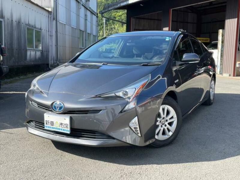 TOYOTA　PRIUS