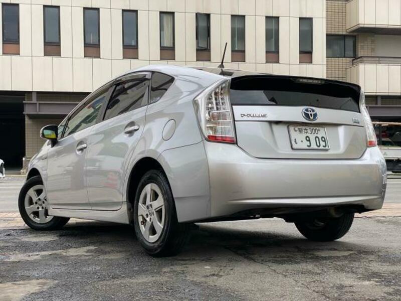 PRIUS-3