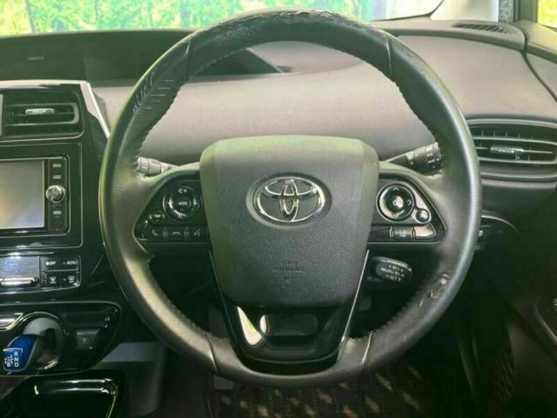 PRIUS-8