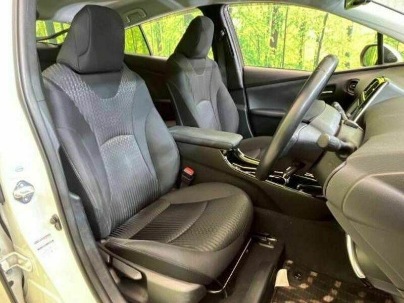 PRIUS-9