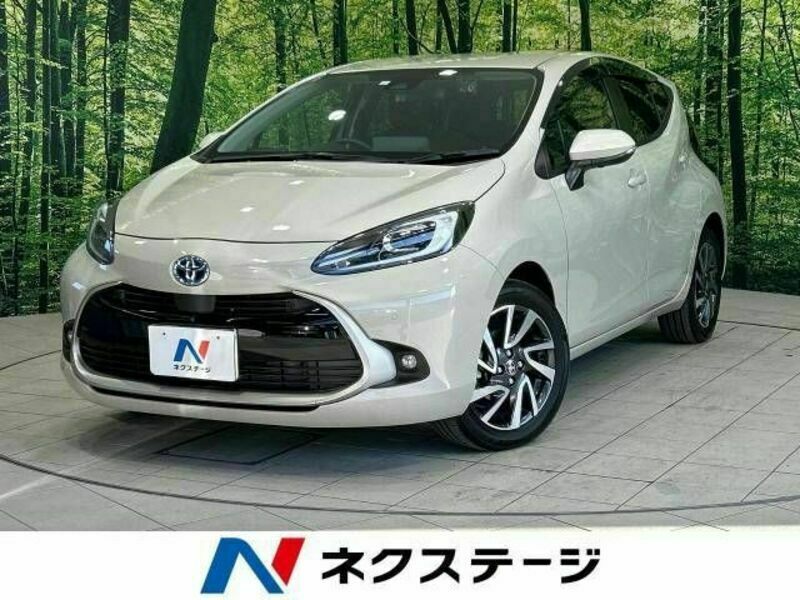 TOYOTA　AQUA