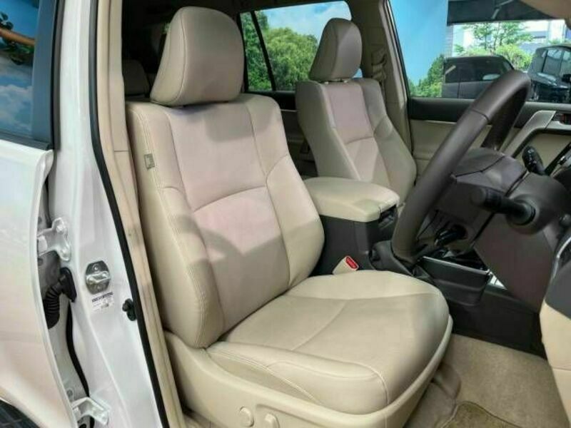 LAND CRUISER PRADO-11