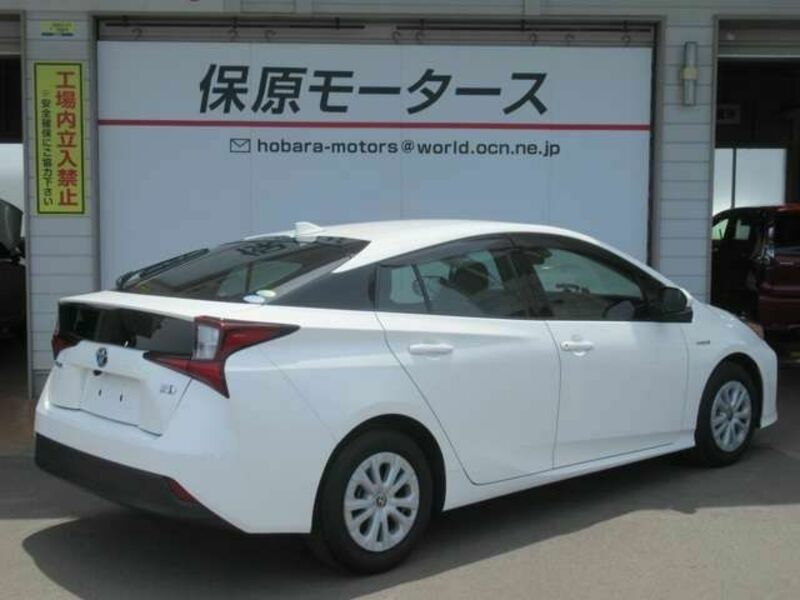 PRIUS-16