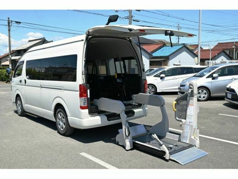 HIACE COMMUTER-10