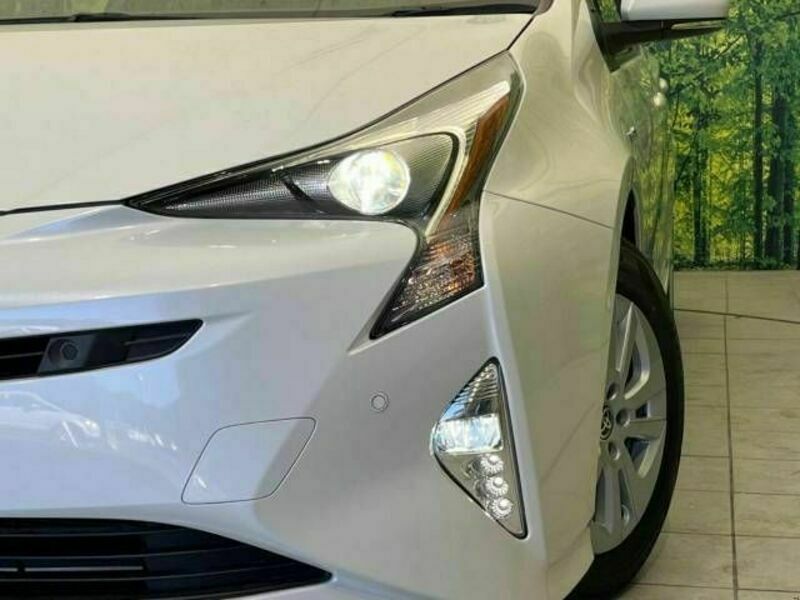 PRIUS-12