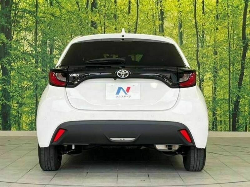 YARIS-15