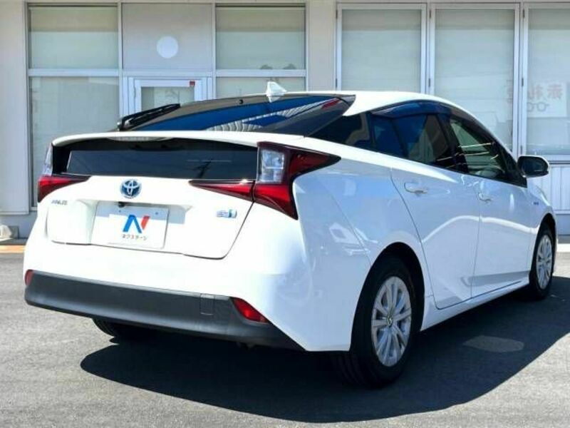 PRIUS-17