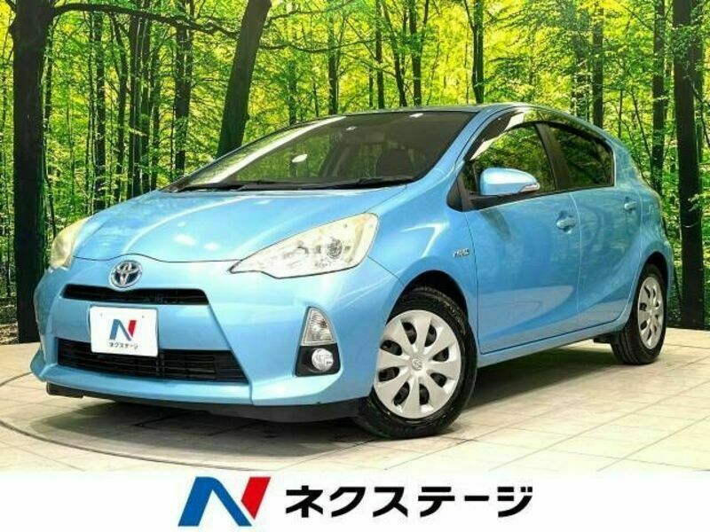 TOYOTA　AQUA