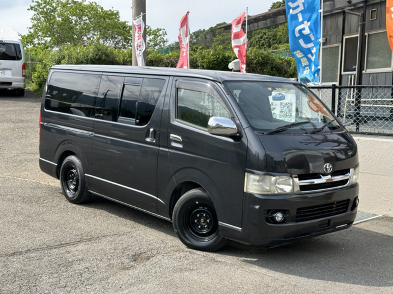 TOYOTA　HIACE VAN