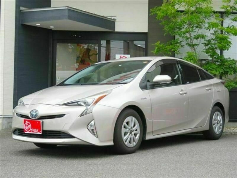 TOYOTA　PRIUS