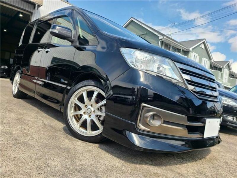 NISSAN　SERENA