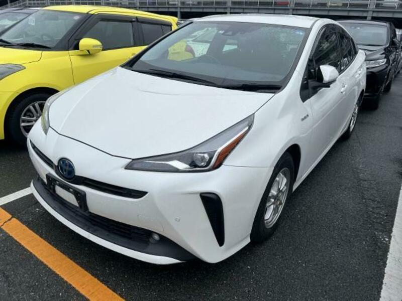 TOYOTA　PRIUS