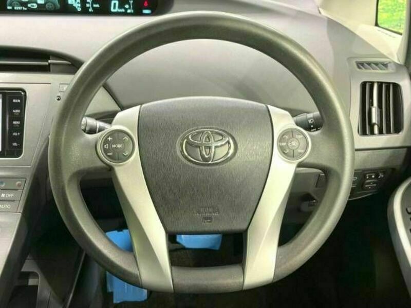 PRIUS-11