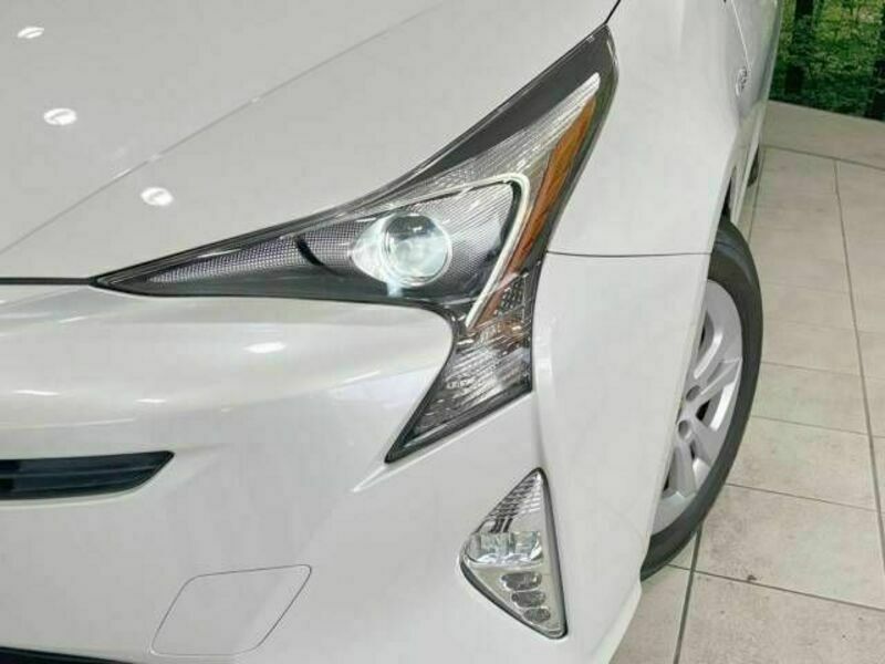 PRIUS-12