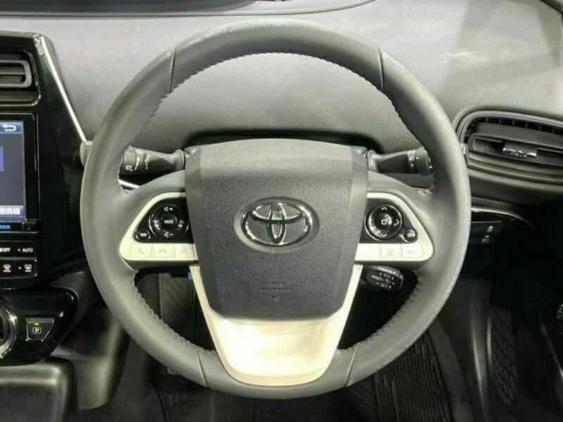 PRIUS-11