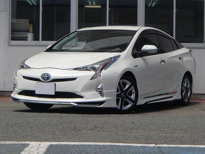 TOYOTA　PRIUS