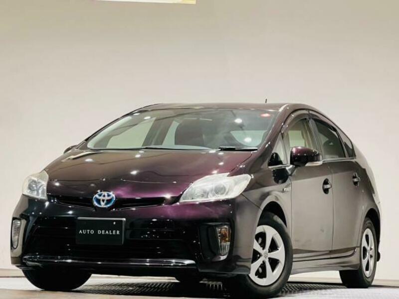 TOYOTA　PRIUS