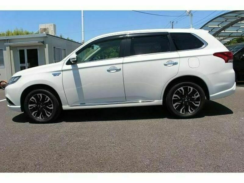 OUTLANDER PHEV-8