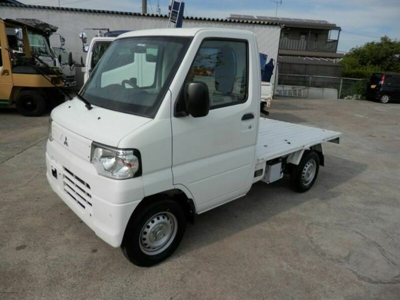 MITSUBISHI　MINICAB TRUCK