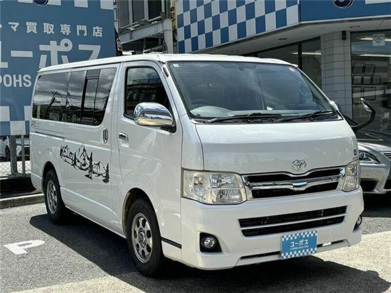 TOYOTA　HIACE