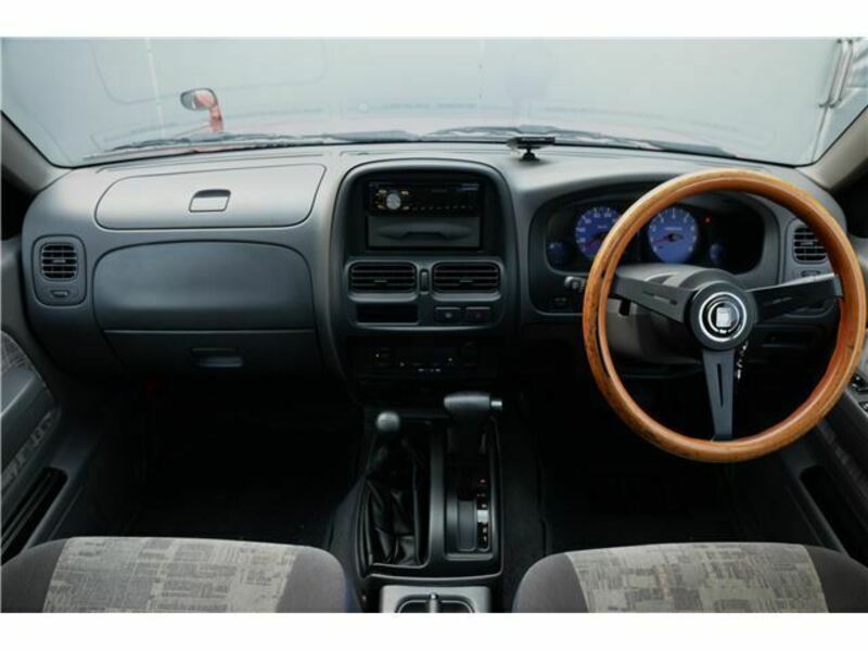 DATSUN-12