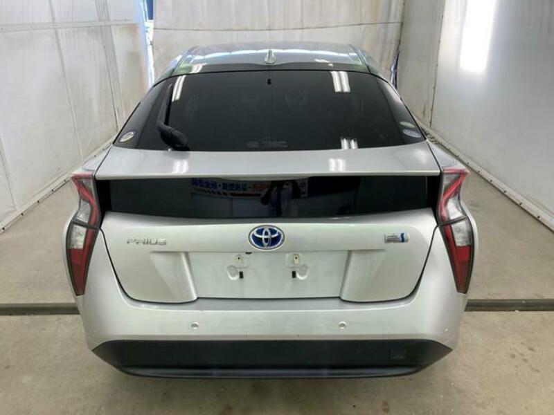 PRIUS-10