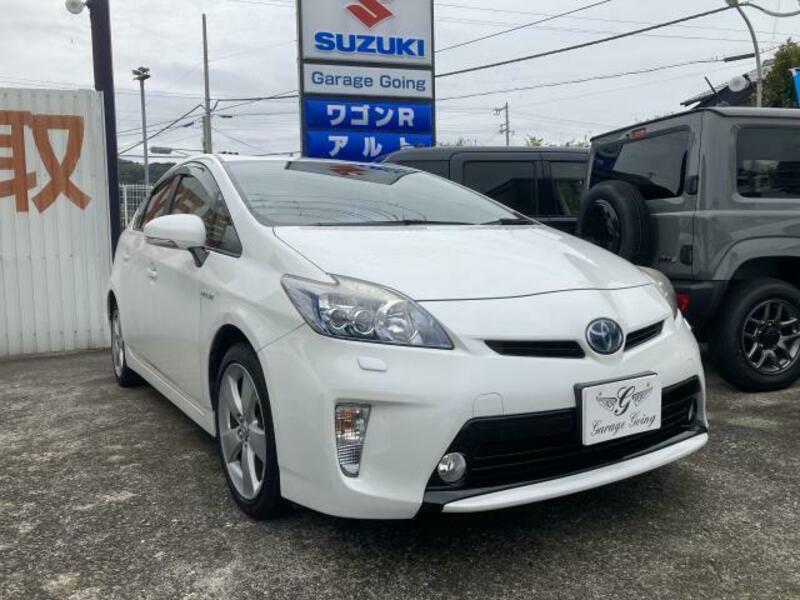 TOYOTA　PRIUS