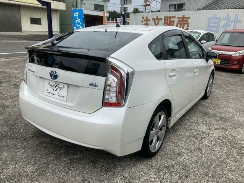 PRIUS-10