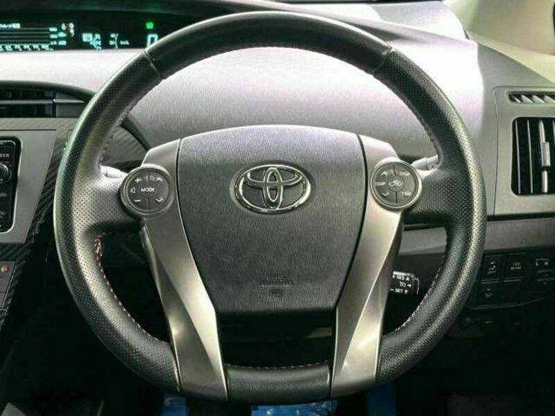 PRIUS-11