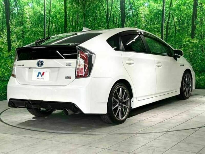 PRIUS-17