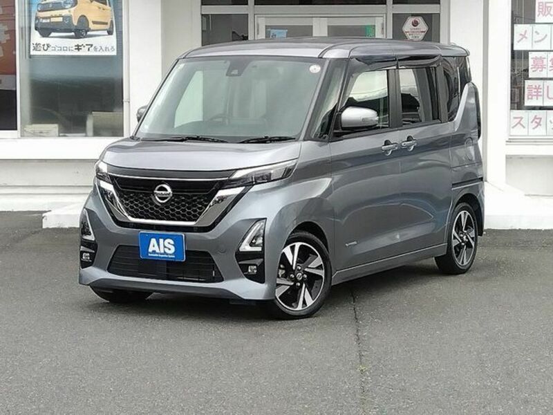 NISSAN　ROOX