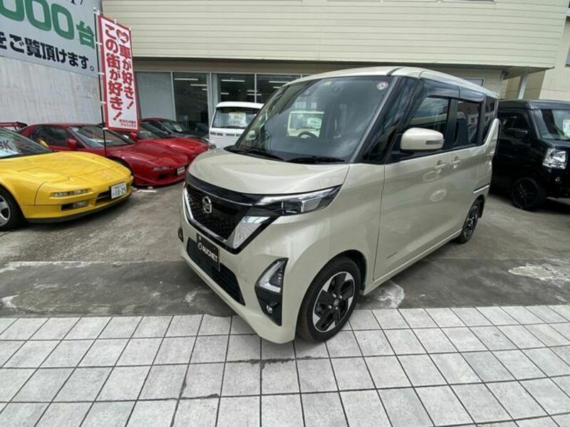 NISSAN　ROOX